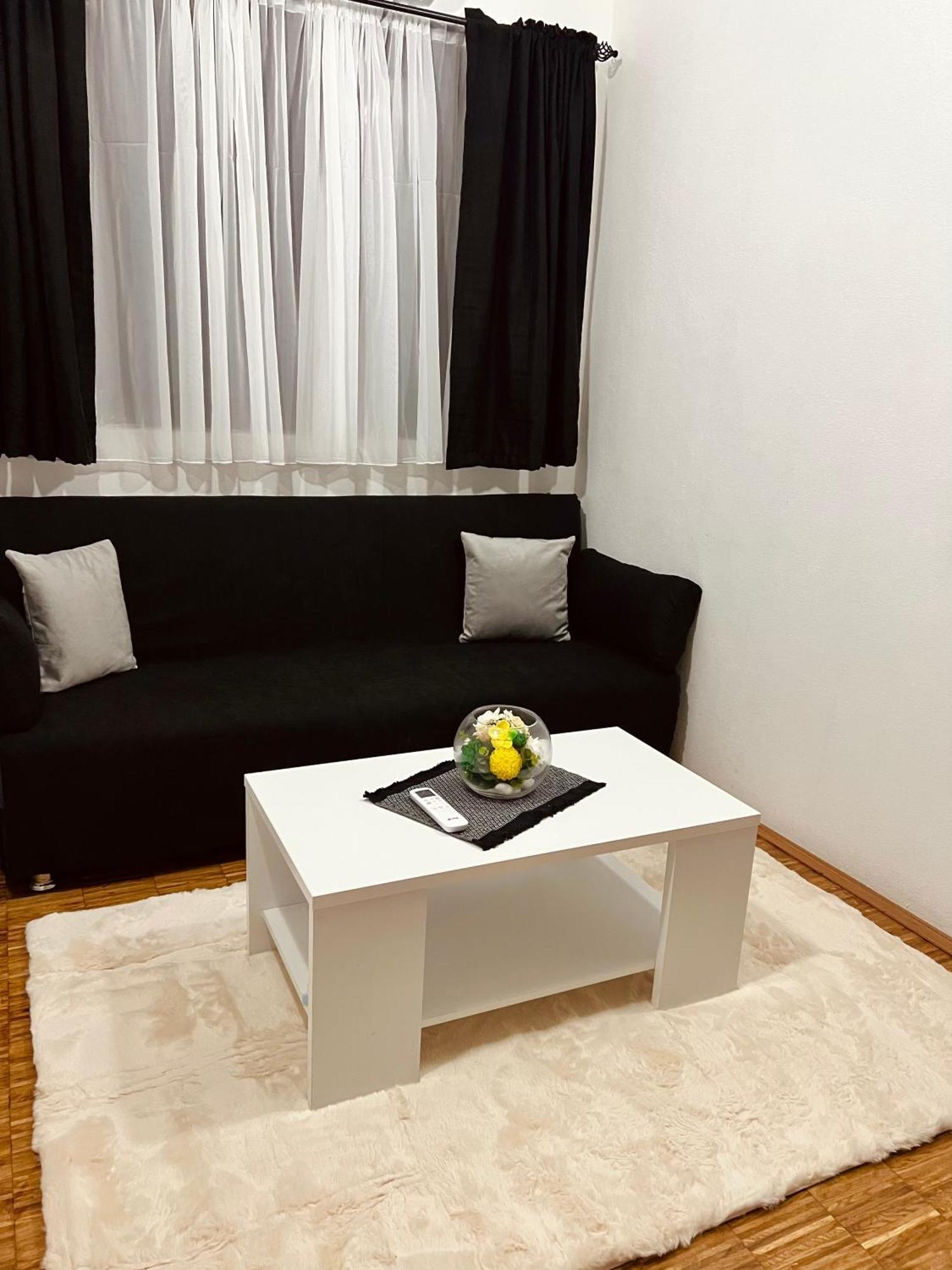 Dado Apartment Вирпазар Екстериор снимка